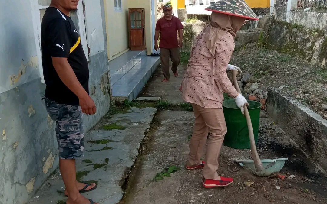 KEGIATAN RUTINITAS PEMDES DESA PASAR KERMAN JUM’AT BERSIH